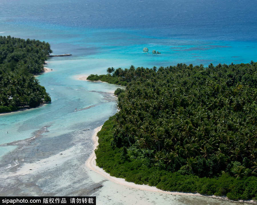 禮物從天而降！美國空軍向西太平洋島國空投“圣誕大禮包”