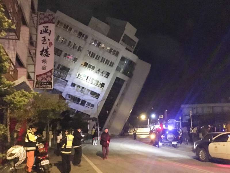現(xiàn)場直擊：臺灣花蓮地震已致2人遇難200余人受傷