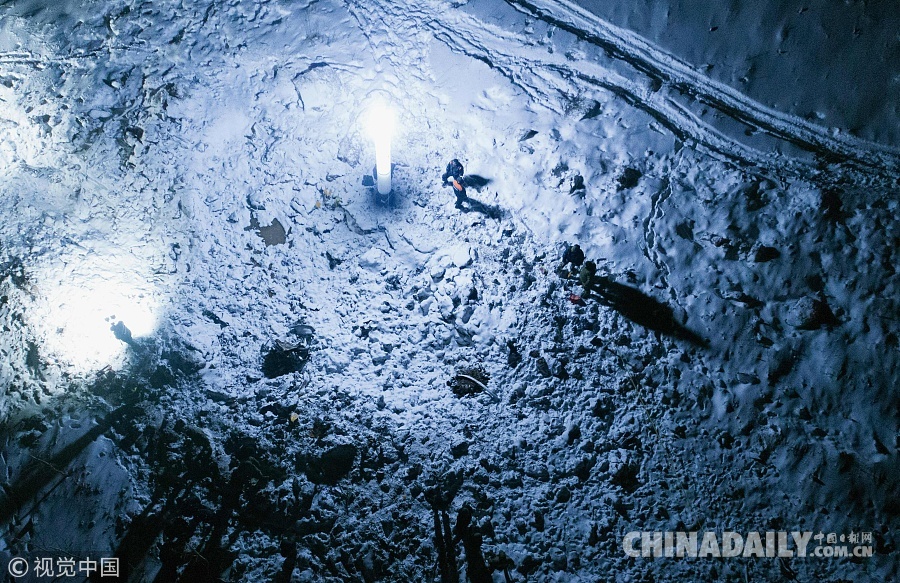 俄羅斯載71人客機墜毀無人生還 雪地發(fā)現飛機殘骸