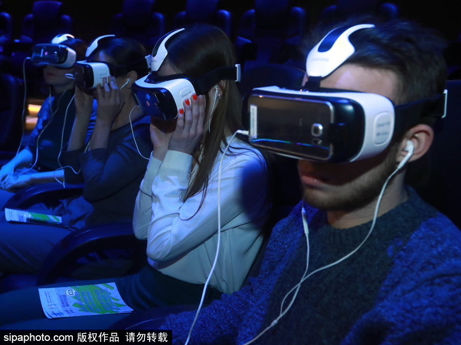 俄羅斯首個VR電影院開幕 比普通電影院更“好玩”