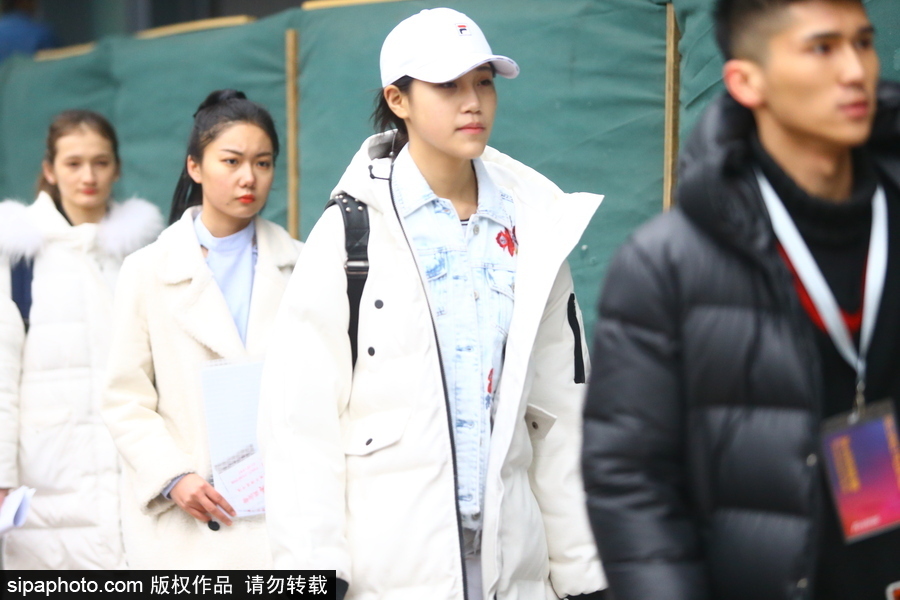 北京電影學院2018年藝考初試開考 表演學院帥哥美女云集