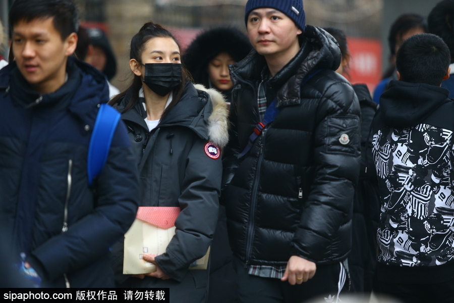 宋祖兒現身北京電影學院藝考 素顏馬尾辮清爽靚麗