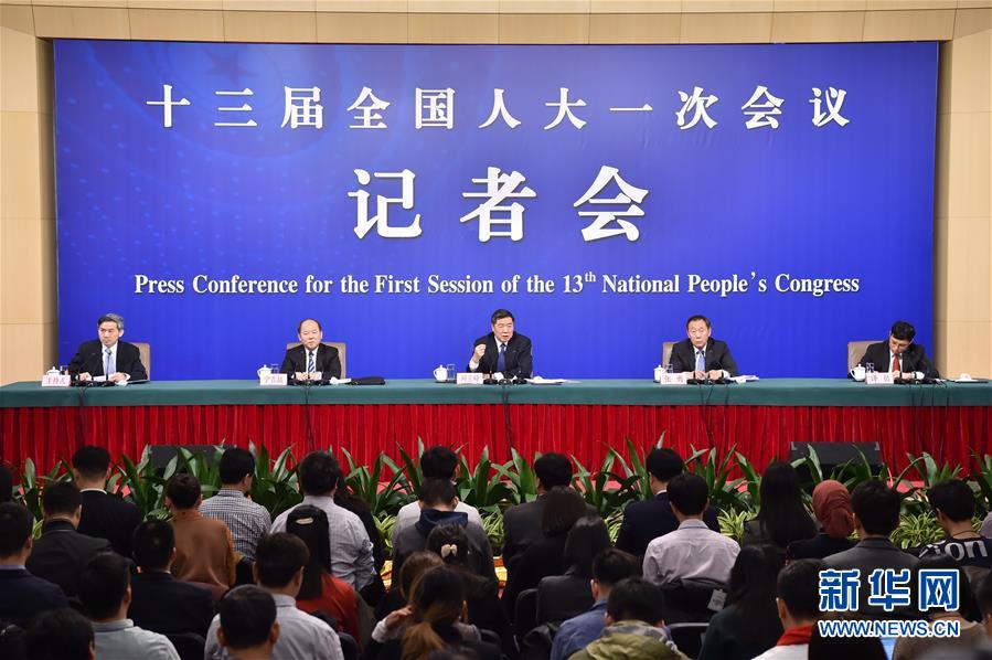 國家發改委主任何立峰等就“創新和完善宏觀調控，推動高質量發展”答記者問