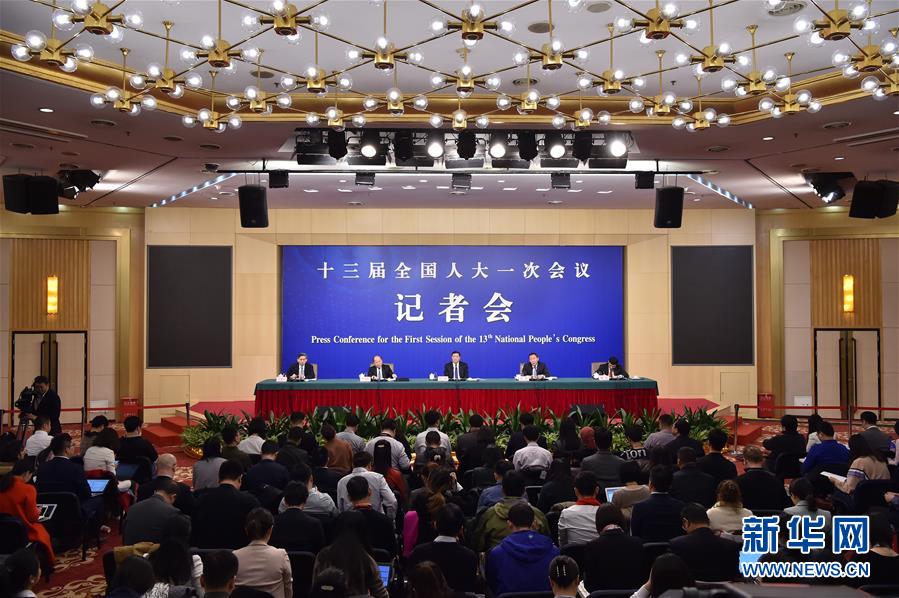 國家發改委主任何立峰等就“創新和完善宏觀調控，推動高質量發展”答記者問