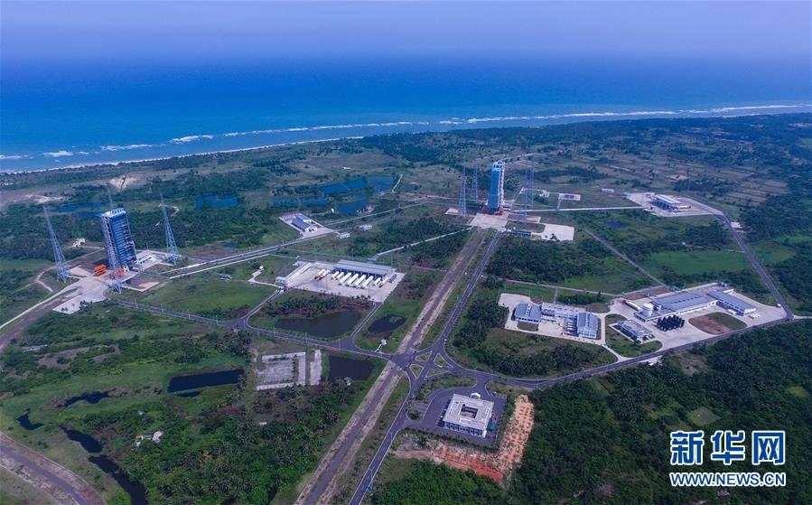 春潮拍岸千帆進——海南特區改革開放30年紀實