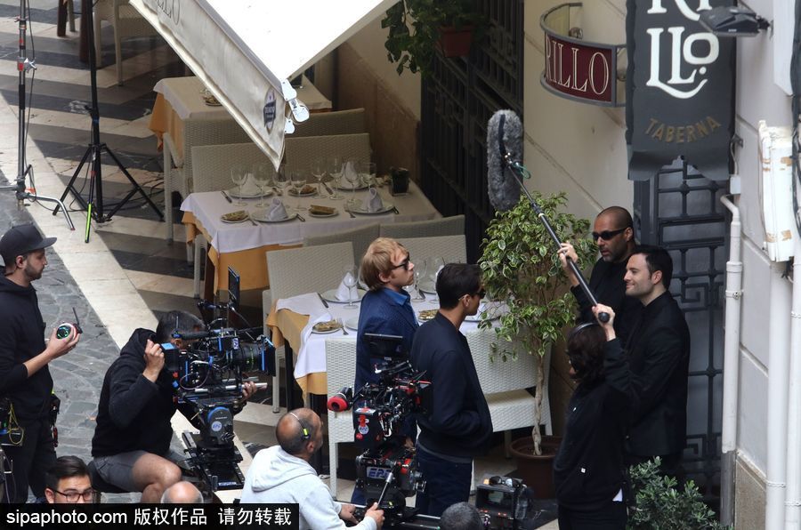 《哈利波特》“羅恩”魯伯特·格林特現(xiàn)身紐約拍攝片場