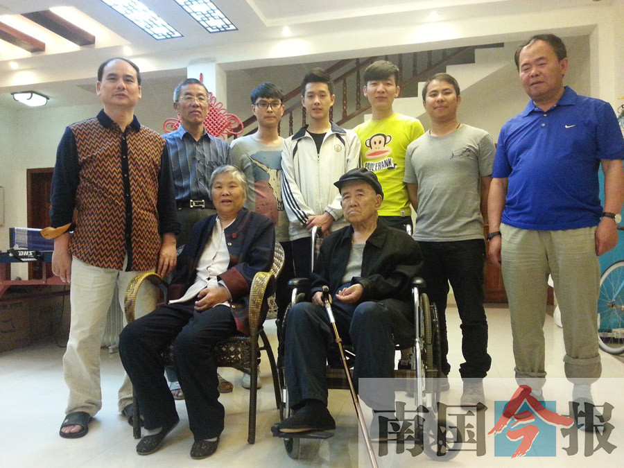 暖心！柳州一對夫婦十年助養(yǎng)汶川地震三孤兒(圖)