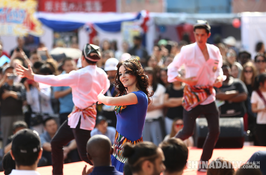 北京對外經(jīng)濟貿(mào)易大學(xué)舉辦第十八屆國際文化節(jié)