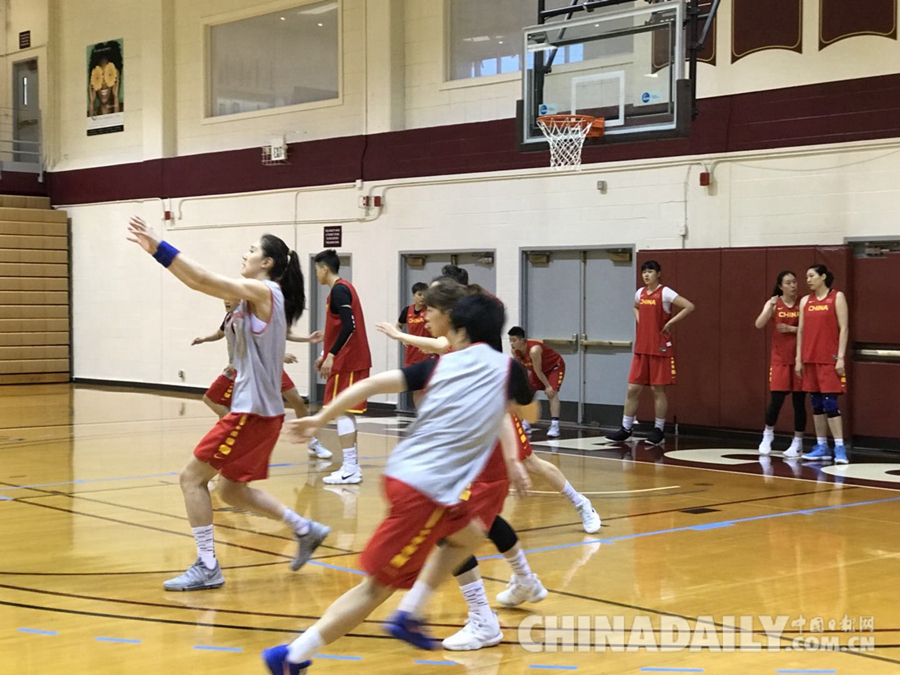 中國女籃美國拉練 26日對戰美國女籃