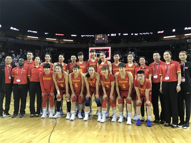 女籃熱身賽對(duì)抗美國(guó)隊(duì)收獲多