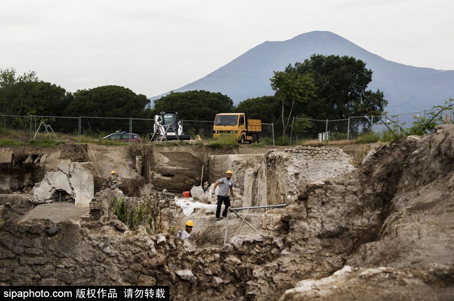 意大利考古隊(duì)發(fā)現(xiàn)龐貝古城建筑群“海豚之屋” 罕見保持完好