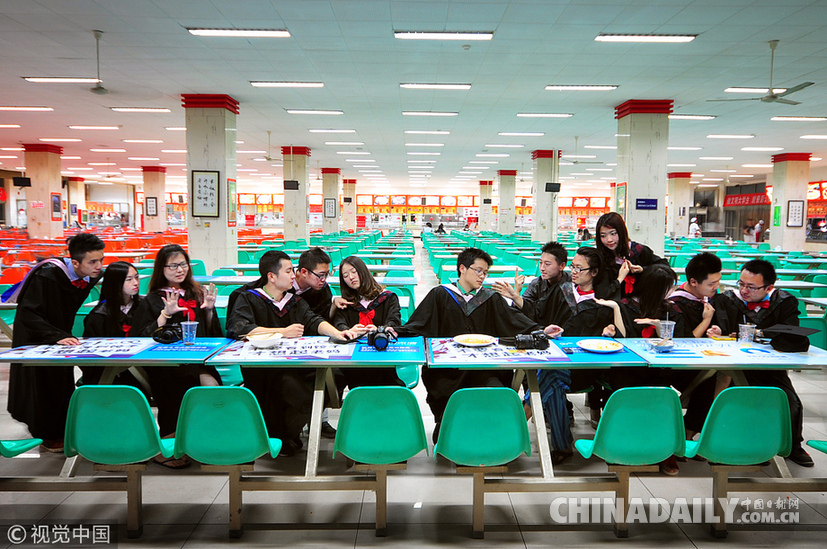 換個角度致敬青春 盤點那些“不一樣”的畢業(yè)照