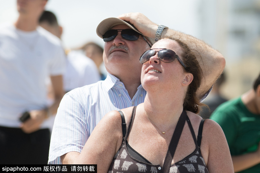 邁阿密海灘航空展開(kāi)幕 民眾沙灘度假觀看表演