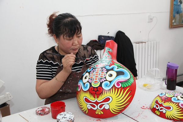 “讓世界傾聽陜西聲音”——“小”泥塑的“大”產業