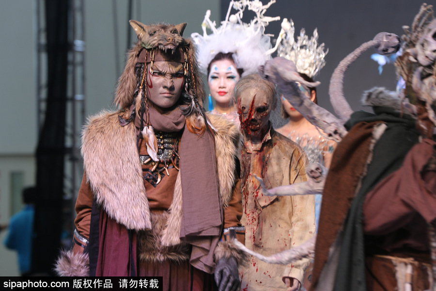 青春不過幾次畢業照 盤點畢業季“大型cos現場”