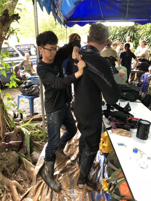 泰國：多支國際救援隊(duì)營救受困少年足球隊(duì)