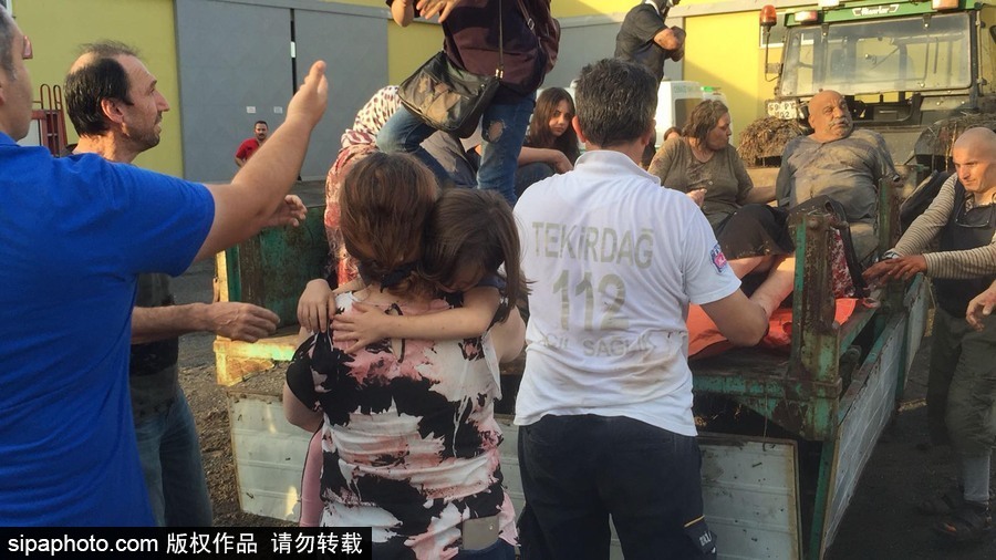 土耳其泰基爾達發生列車出軌事故 至少10人死亡