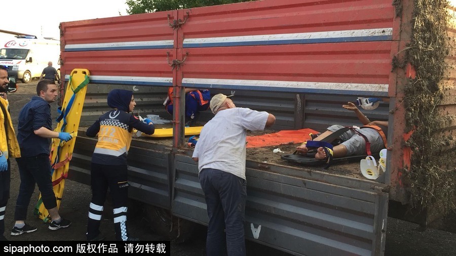 土耳其泰基爾達發(fā)生列車出軌事故 至少10人死亡