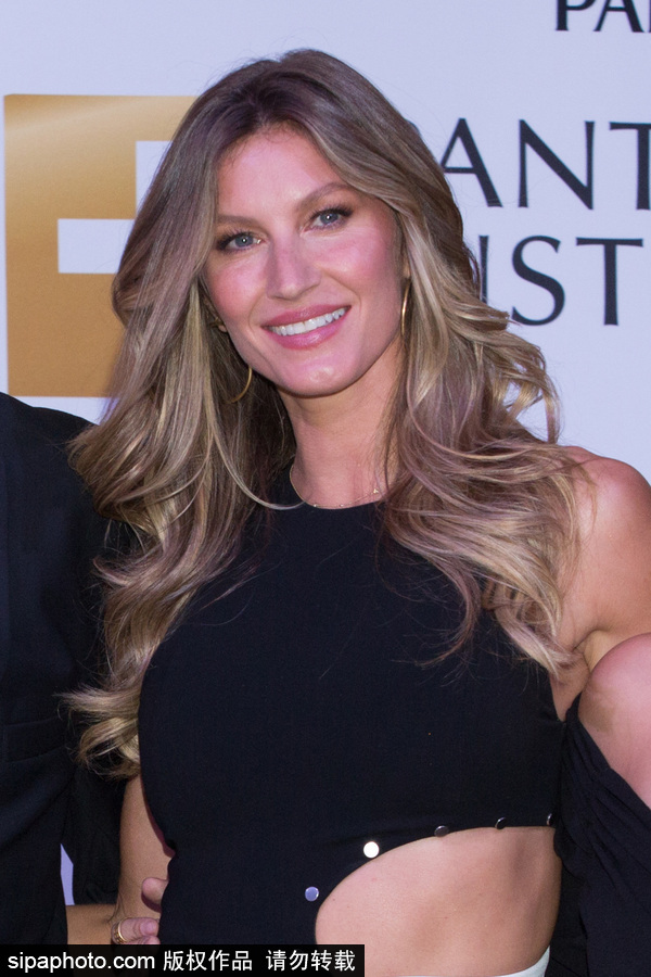 14歲開(kāi)始模特生涯 吉娘娘迎來(lái)自己38歲生日