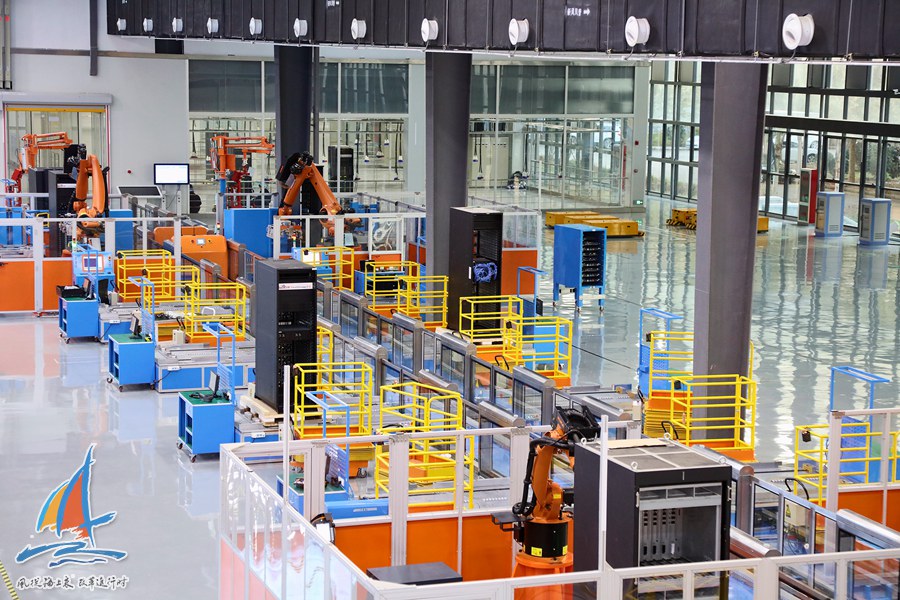 【風(fēng)從海上來(lái)·改革進(jìn)行時(shí)】全國(guó)網(wǎng)絡(luò)媒體看浪潮：自主創(chuàng)新攀上服務(wù)器技術(shù)最高峰