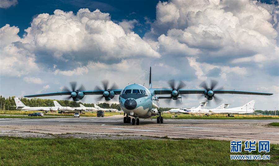 中國空軍參加“國際軍事比賽-2018”的五型戰機和空降兵分隊抵達俄羅斯