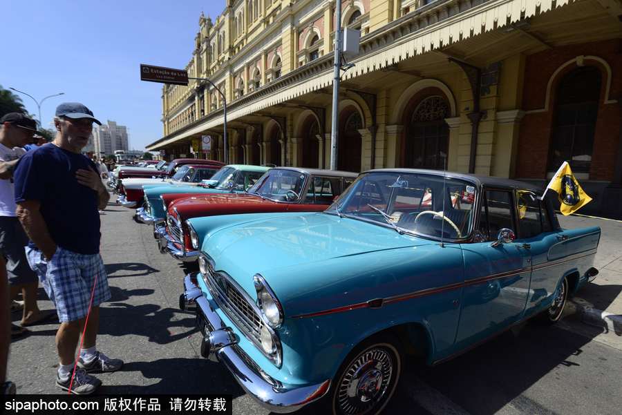 愛車人士大飽眼福！超百輛古董汽車在巴西圣保羅集會展出