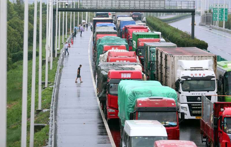 蘇通大橋斜拉索阻尼器因臺風(fēng)斷裂 車輛恢復(fù)部分通行