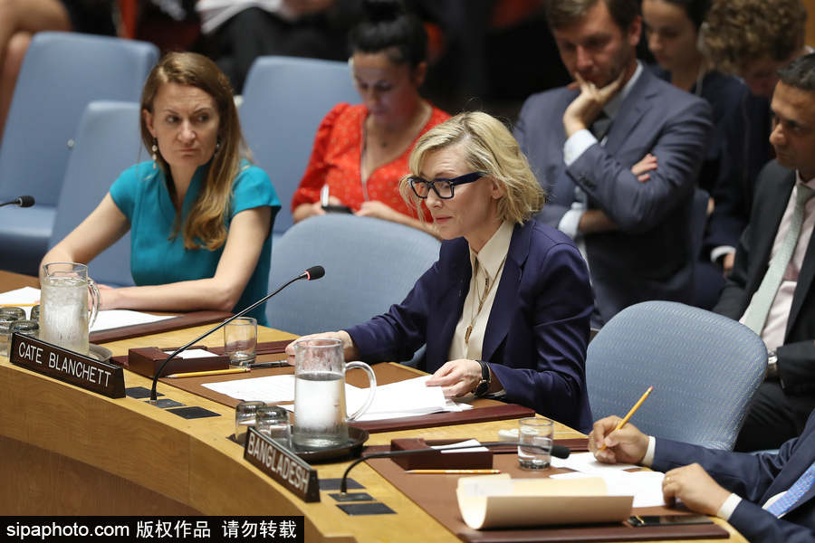 大魔王氣場(chǎng)超強(qiáng)！好萊塢女星凱特·布蘭切特現(xiàn)身聯(lián)合國會(huì)議