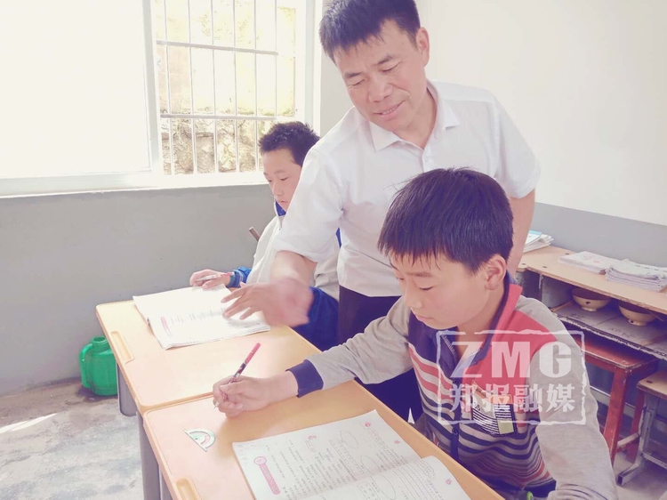 扎根深山17年！河南教師張玉滾入選2018全國教書育人楷模