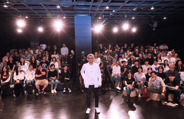 現場實踐碰撞人生況味 陳國富導演山下學堂上演“人生演出”