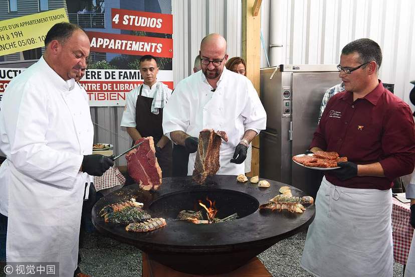 普京化身大廚做煎餅！這些大佬上得廳堂下得廚