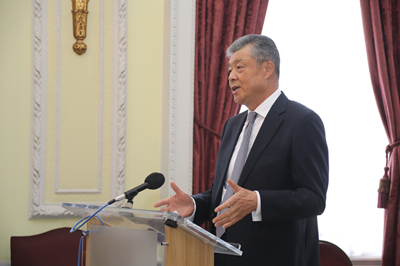 駐英國大使劉曉明談中美貿易爭端：合作是唯一正確的選擇，共贏才能通向更好的未來