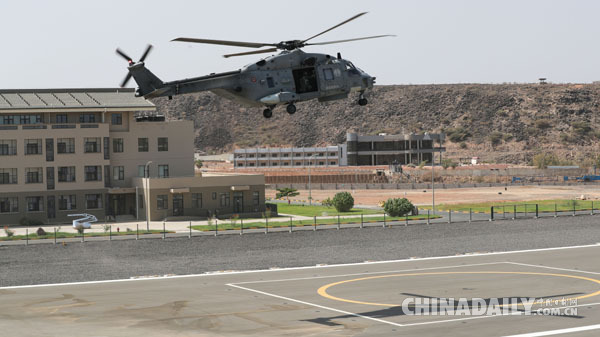 駐吉布提保障基地與歐盟465編隊(duì)開展聯(lián)合醫(yī)療救援演練