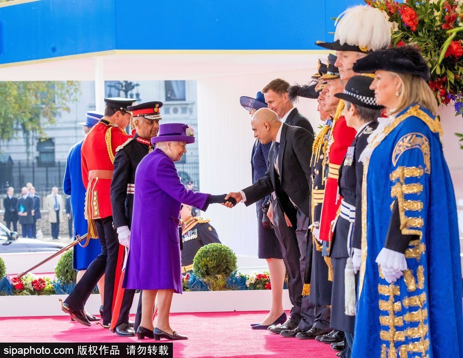 荷蘭國(guó)王攜王后對(duì)英國(guó)倫敦進(jìn)行國(guó)事訪問 英國(guó)女王出席歡迎儀式