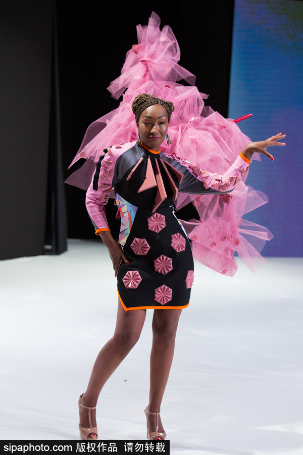 “美味”的裙子？法國巴黎上演另類巧克力時裝秀