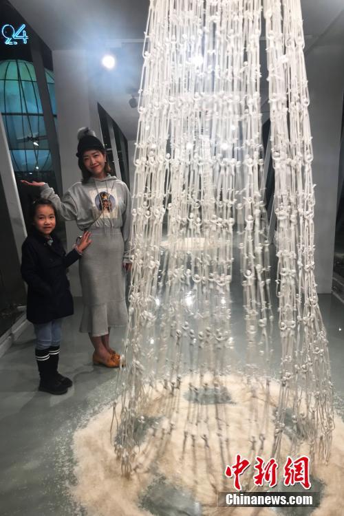 “24小時美術館”亮相南京街頭