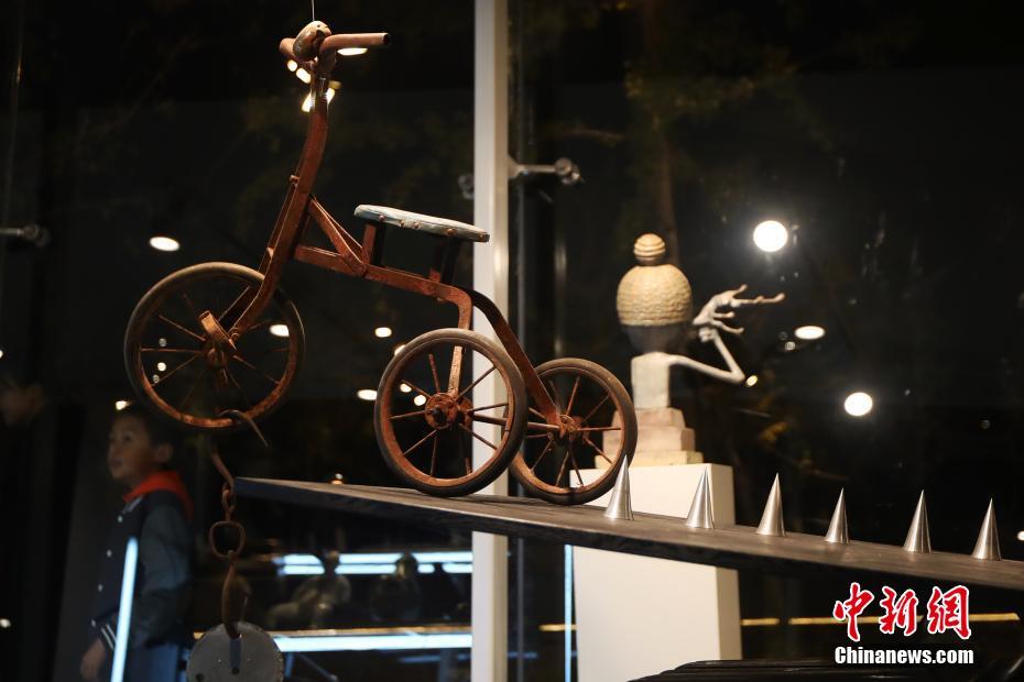 “24小時美術館”亮相南京街頭