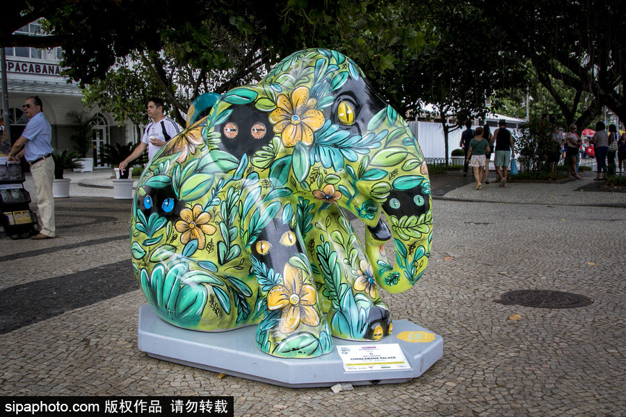 城市變“露天畫廊”！巴西里約熱內盧街頭大象雕塑“穿新衣”