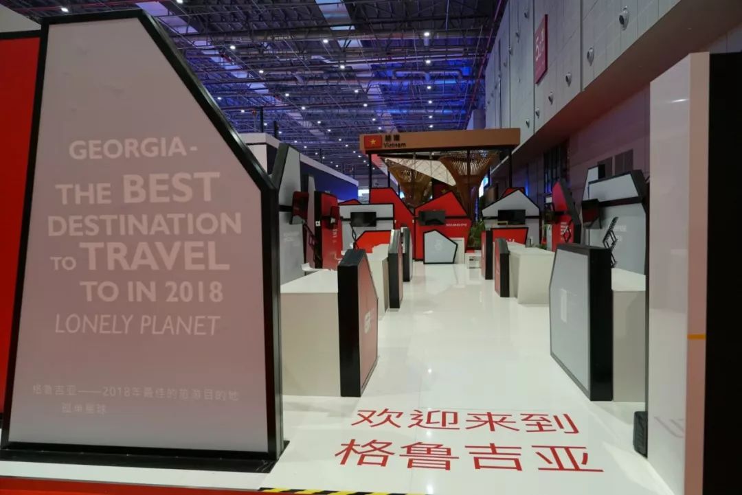 時政新聞眼｜開幕式結束后，習近平“巡館”看了些什么？