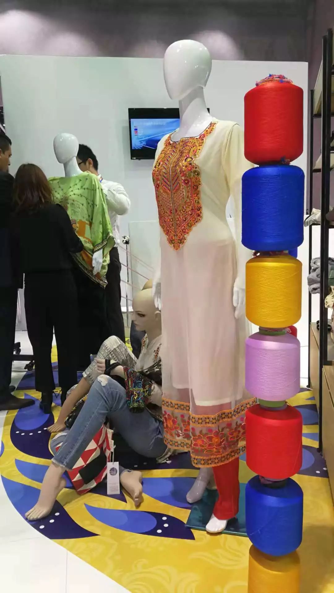 時政新聞眼｜開幕式結束后，習近平“巡館”看了些什么？