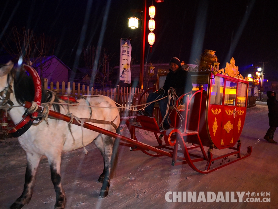 【改革開放40年】基層行：冬季來新疆滑雪！新疆可可托海實現(xiàn)工礦區(qū)到旅游區(qū)轉(zhuǎn)型