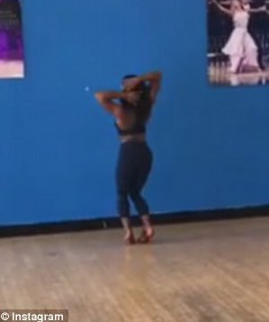 看著都疼！奧運冠軍“腳滑”劈叉痛到叫出來