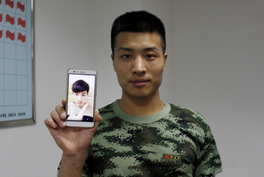 當兵前后對比照：軍旅生活如何改變了他們