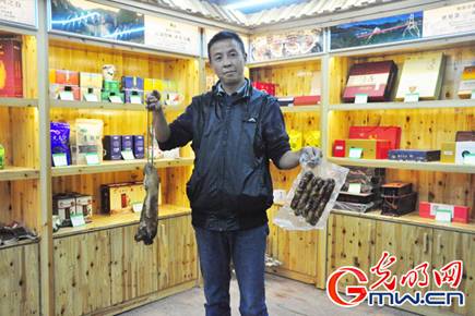 十八洞村電商扶貧出新招 農民直播賣土雞蛋