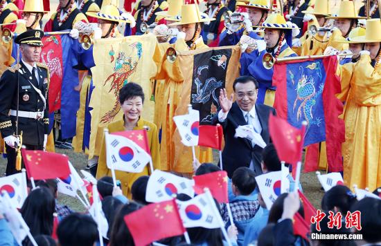 從宏觀經(jīng)濟(jì)到一菜一湯:李克強(qiáng)訪韓將如何影響兩國(guó)