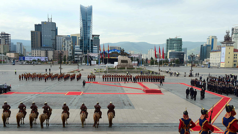 蒙古國總理舉行別具特色儀式歡迎李克強(qiáng)總理